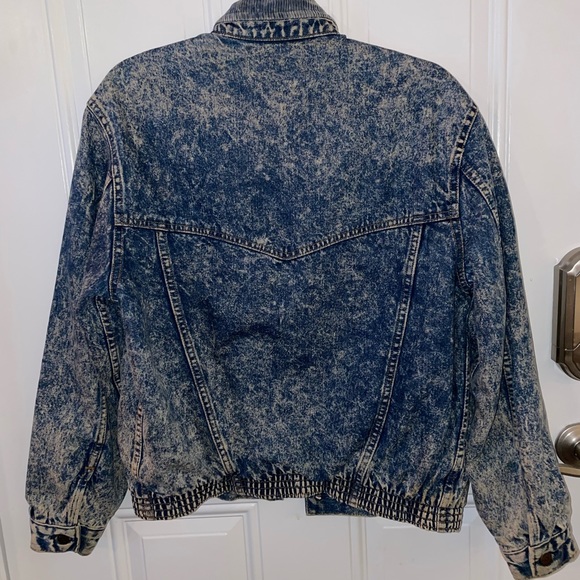Vintage Levi’s denim jacket - Picture 2 of 4